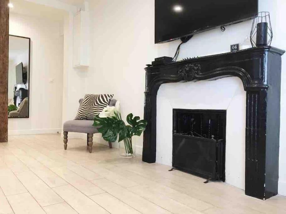 Central Apartment In The Heart Of The Marais With Air Conditioning パリ エクステリア 写真